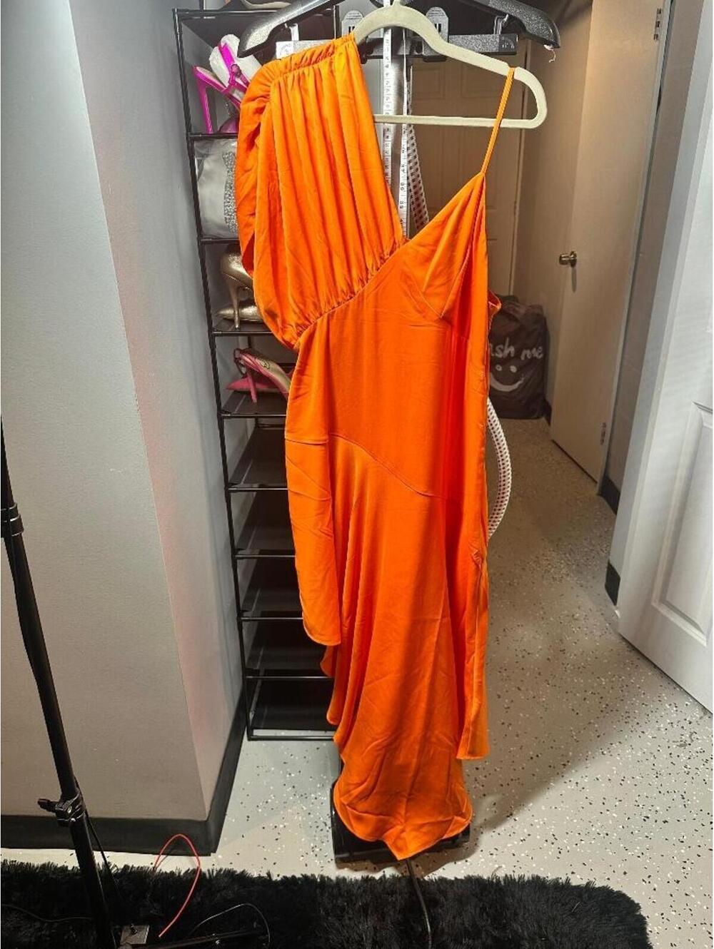 The Drop x itsjuliettefoxx Orange One Shoulder Midi Dress XS Statement Sleeve Cu